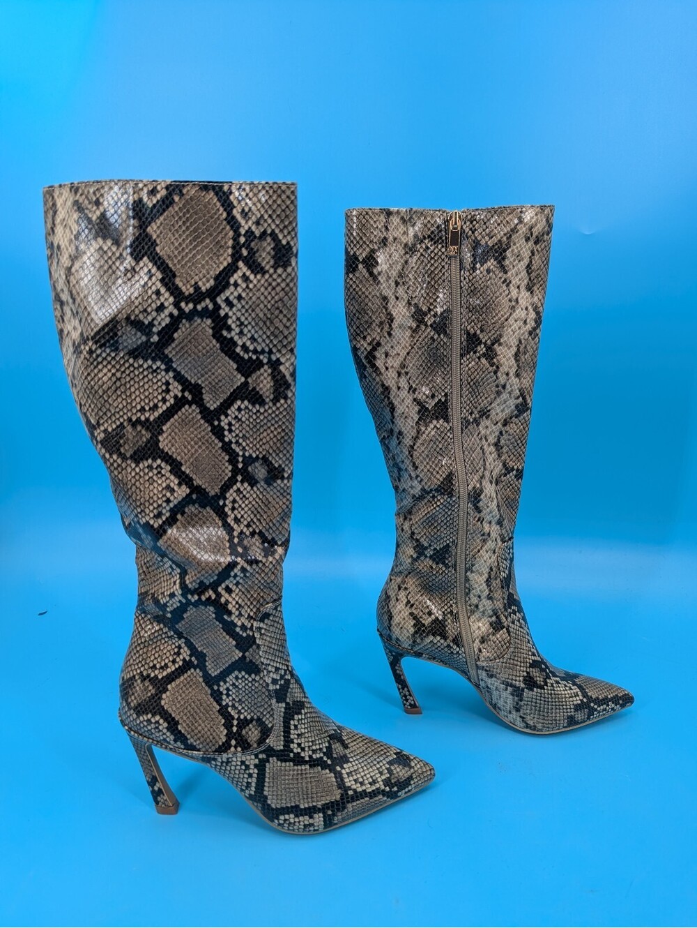 NY & CO Snakeskin print knee high pointed toe boots NWOT SIZE 6